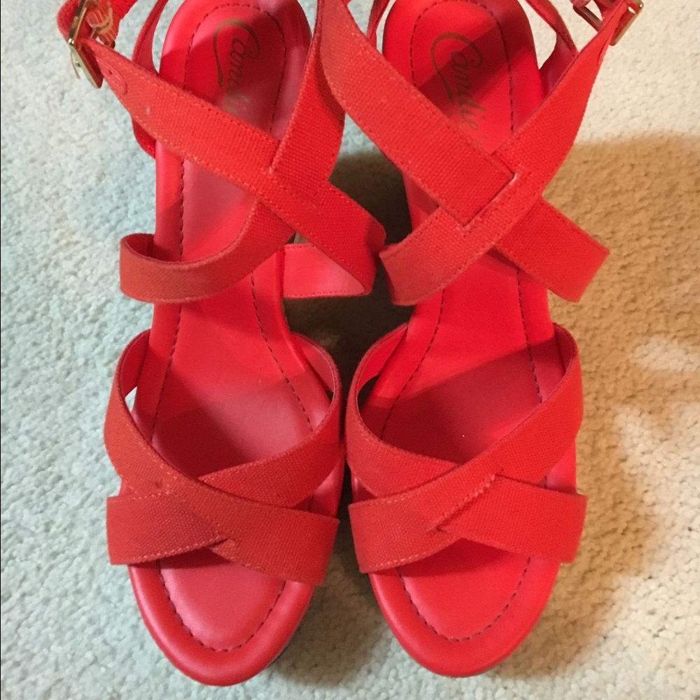 Candie’s wedges size 8